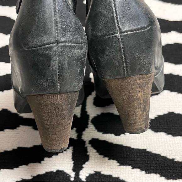 Miz Mooz Barcelona Capulet Leather Zipper Heeled Booties Gray Size 10/41 - Picture 9 of 10